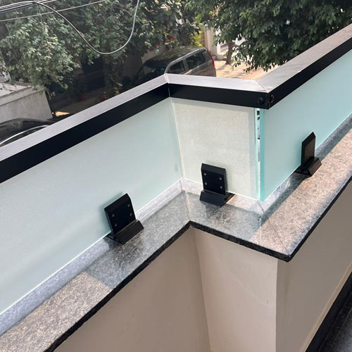 Nazz Aluminium Fabricator Glass Work